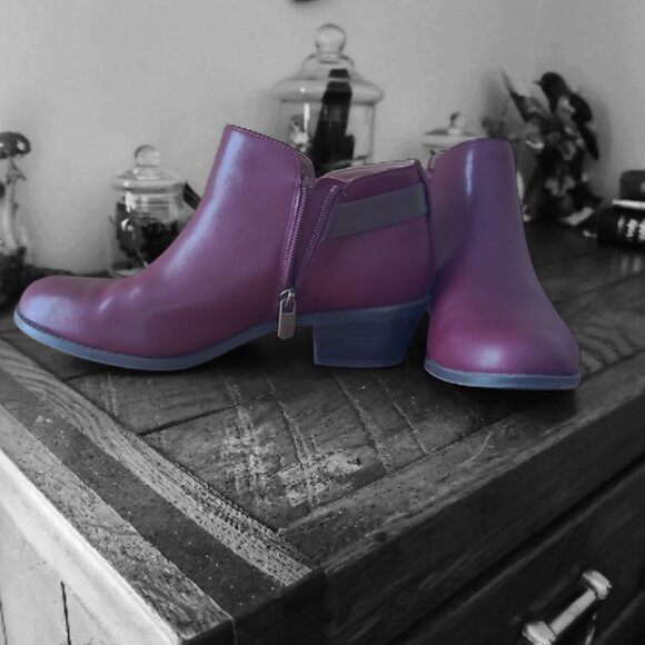 FINAL SALE  Vionic Millie Wine Boots Size 8, Leather Zip Up, Leather Upper - Picture 2 of 6